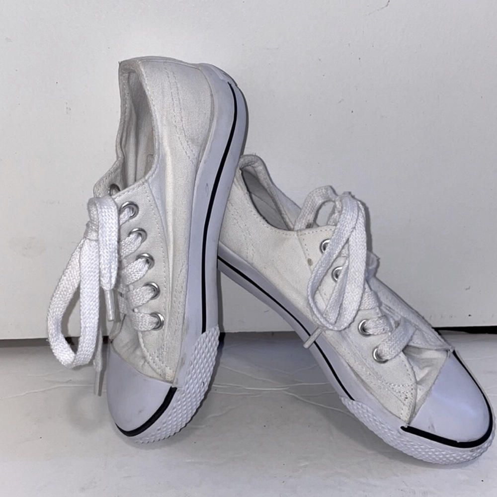 🔵👑”KIDS” AIRWALK WHITE CANVAS LOWTOP SNEAKERS